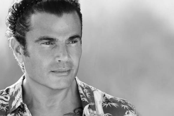 تسريب ألبوم "معدي الناس" لعمرو دياب بعد طرحه بساعات قليلة