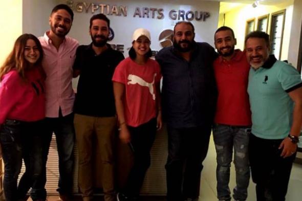 بالصور- أبطال "الأب الروحي" يحتفلون بتسلّم سيناريو جزئه الثاني