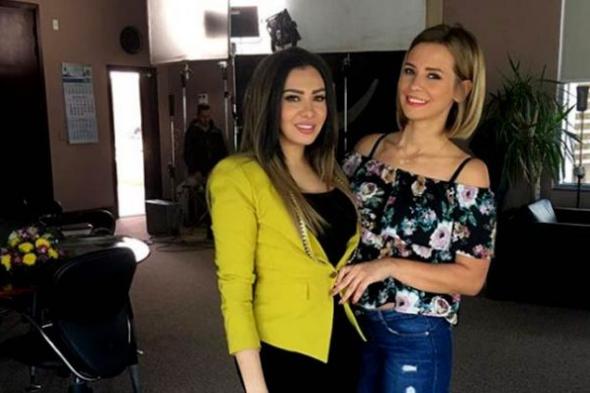 بالصور- ميرهان حسين تقضي إجازتها برفقة إيمان العاصي بالساحل الشمالي