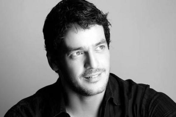 صورة- خالد أبو النجا يستعيد ذكرياته مع تامر هجرس أيام عروض الأزياء