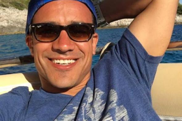 أحمد داوود ينشر صورة من الذكريات في اليوم الجامعي الأول مع محمد فراج وآخرون