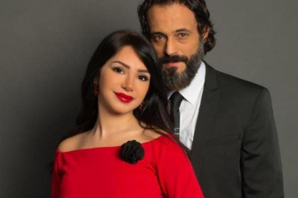 يوسف الشريف يدعم زوجته إنجي علاء في تصميم الأزياء