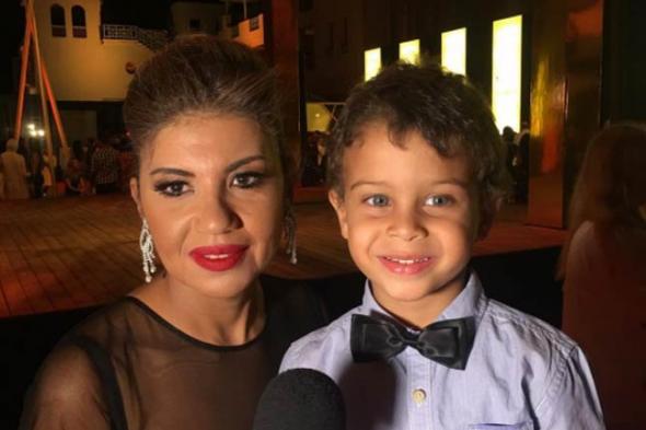 بالفيديو- حفيد محمود حميدة يخطف الأنظار في العرض الأول لفيلم "فوتو كوبي".. يتمنى أن يصبح ممثلا