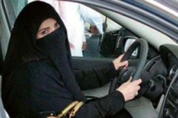 ملك السعودية يسمح بإصدار رخص قيادة السيارات للنساء