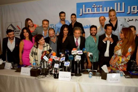 5 مواقف طريفة بمؤتمر فيلم "كارما"- زينة في فندق آخر .. وخالد يوسف يشبه جمال بخيت بالرئيس الفرنسي الأسبق