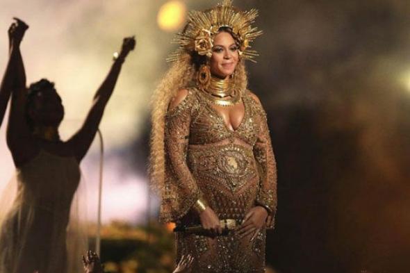 بيونسيه تجمع المال من أجل ضحايا الأعاصير بأغنية Mi Gente