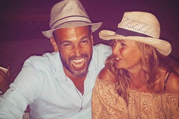 تعرف على كلمات أغنية "3 دقات" ليسرا وأبو