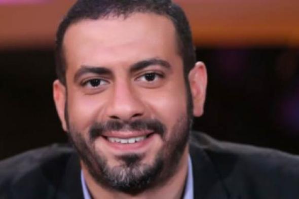 بالفيديو- موقف كوميدي لمحمد فراج مع غادة عادل في كواليس برنامج "تع أشرب شاي"
