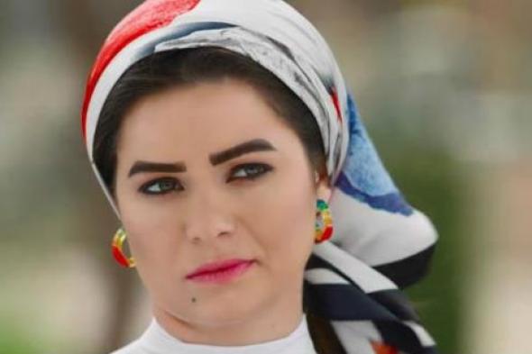 صورة طريفة- يسرا اللوزي تقلد "سيلفي" فتحي عبد الوهاب