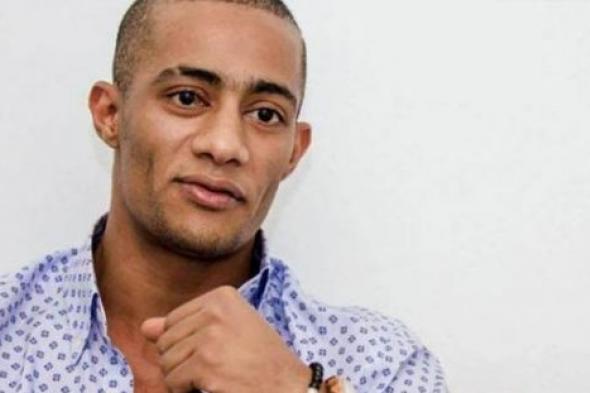 صورة- محمد رمضان يستعرض عضلاته.. يوجه هذه الرسالة