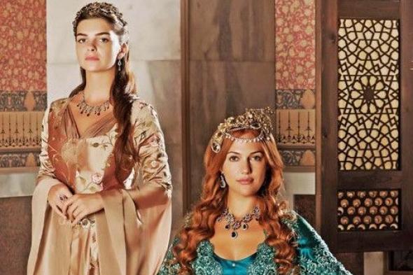 بالصورة: نجمة "حريم السلطان" حليقة الرأس.. هل أصيبت بالسرطان؟