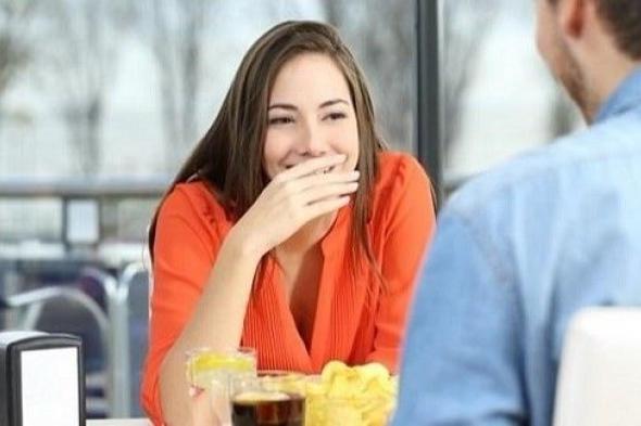 أسباب رائحة الفم الكريهة.. وطرق التخلص منها