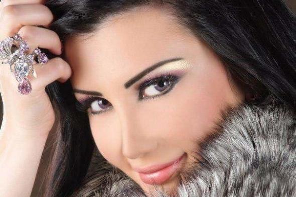 فيديو قديم.. شاهدوا كيف كانت جيني إسبر بملامح طبيعية!
