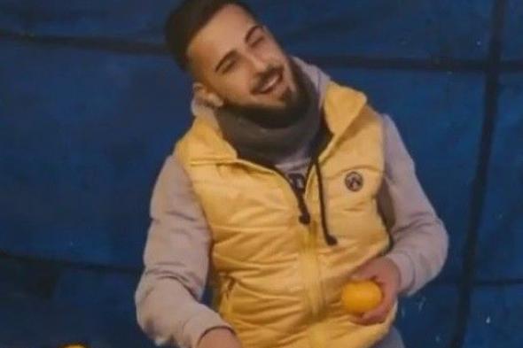 بقّال وصل الى العالمية بسبب صوته.. أغنيته حظيت على 42 مليون مشاهدة!
