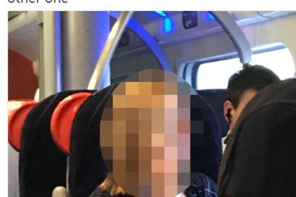 الحُكم لكم.. هل انتهك هذا البروفيسور خصوصية الأم؟!