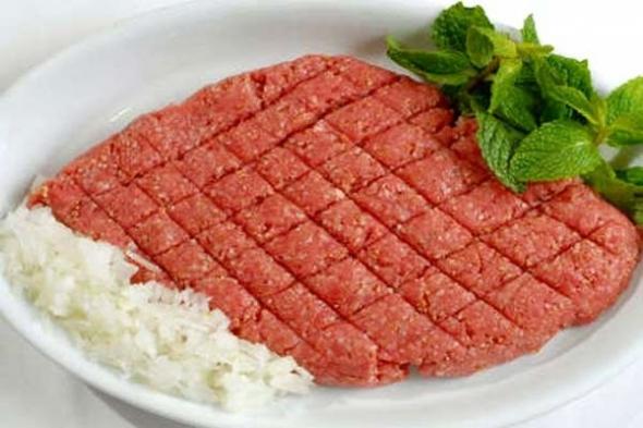 إحذروا اللحوم النيئة.. هذا ما تسببه