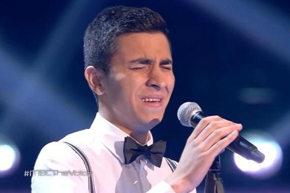 بالفيديو.. متسابق سوري يرفض مصافحة لجنة "ذا فويس"