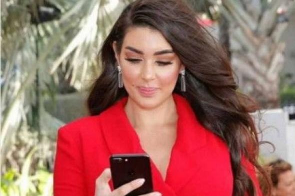 ياسمين صبري تخطف الأنظار بالأحمر.. "معلش أنا آسفة"!
