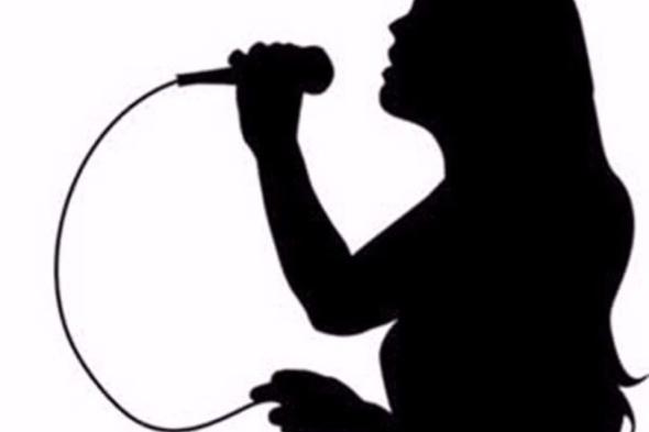 فنانة لبنانية تعود إلى الغناء بعد غيابٍ لـ10 سنوات.. خمنوا من هي!