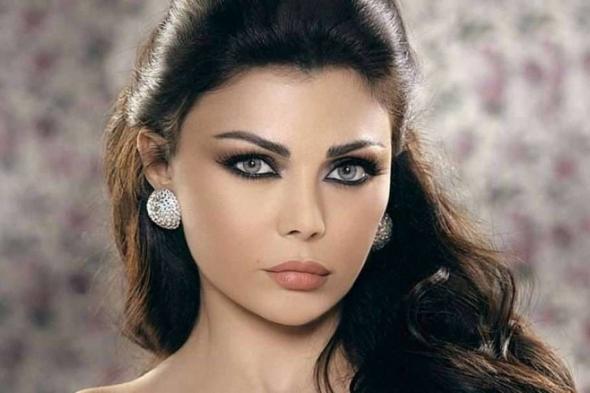 هيفا وهبي وإطلالة مثيرة بالقصير!