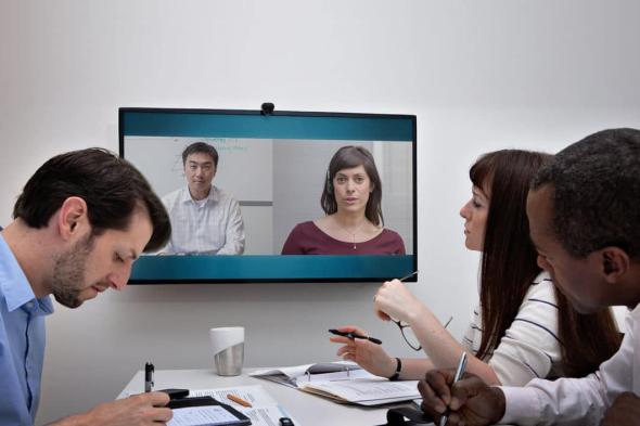تعرف على غرفة الاجتماعات السريعة Huddle Room