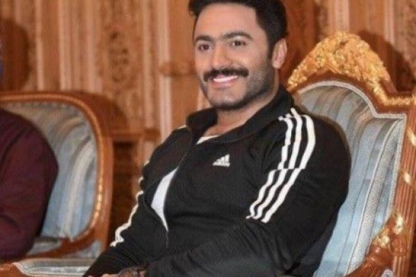 بالفيديو: تامر حسني محاصر في باريس.. الجمهور يهاجمه والشرطة تتحرك