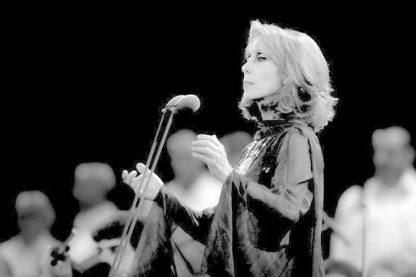 بالفيديو.. الحفل الكامل لفيروز في دبي عام 2001
