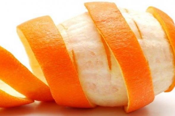 فوائد لا تحصى.. بعد اليوم لن ترمي قشور الموز والبرتقال!