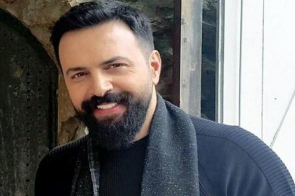 صورة رومانسية.. وفاء الكيلاني تحضن تيم بحب