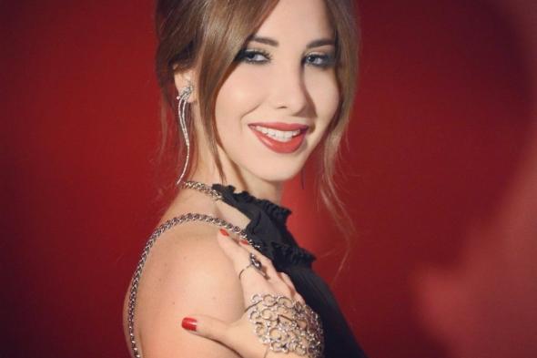 بالصور: نانسي عجرم من الطفولة حتى اليوم.. التجميل غيّرها كثيرًا!