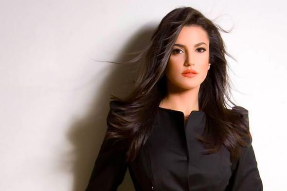 نجمات بصيحة الجمبسوت..من ارتدته بشكل أفضل؟