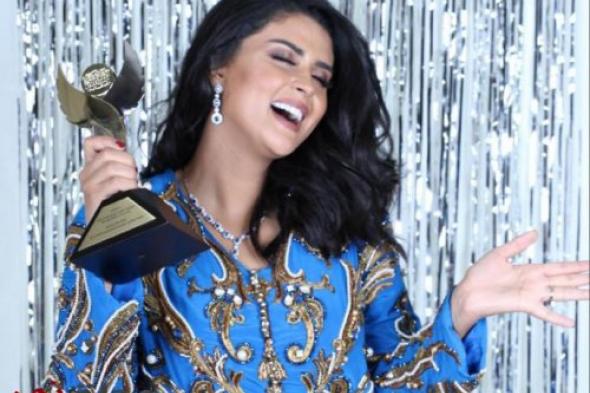 سلمى رشيد تتوج كأفضل مطربة ضمن جائزة Iara Awards