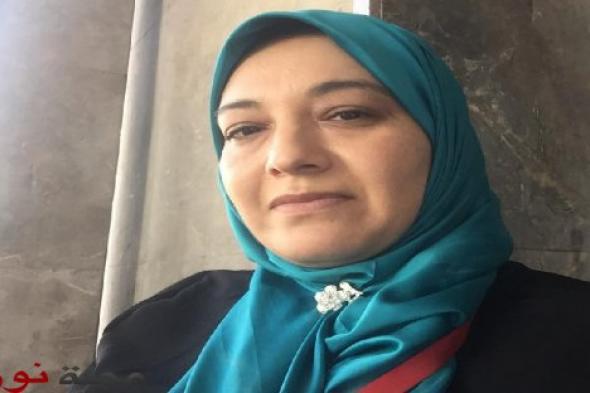 الفنانة التشكيلية "ياقوت الرافلي" : لوحاتي تضج بألوان الحب والسرور