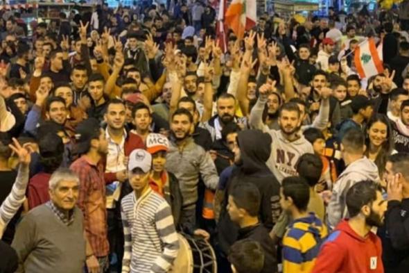مسيرة من وادي النحلة البداوي إلى ساحة الاعتصام في طرابلس 
#lebanon24
 via @Lebanon24