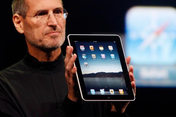 iPad و Apple Watch و AirPods أفضل أدوات لهذا العقد