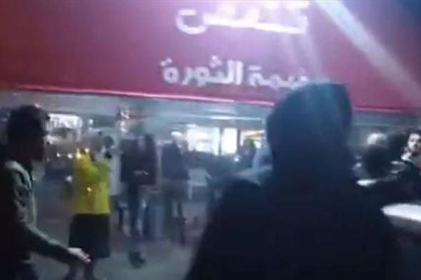 إشكال امام خيمة الثورة في عاليه (فيديو) 
#lebanon24

 via @Lebanon24