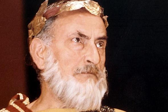 الموت يغيّب "شاويش المسرح الرحباني".. وليم حسواني "وداعاً"

#lebanon24

  via @Lebanon24