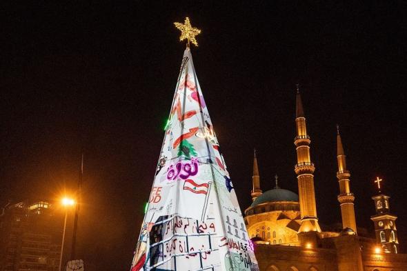 إضاءة شجرة ميلاد في ساحة الشهداء بـ "صفر ميزانية من المال العام" 

#lebanon24

 via @Lebanon24