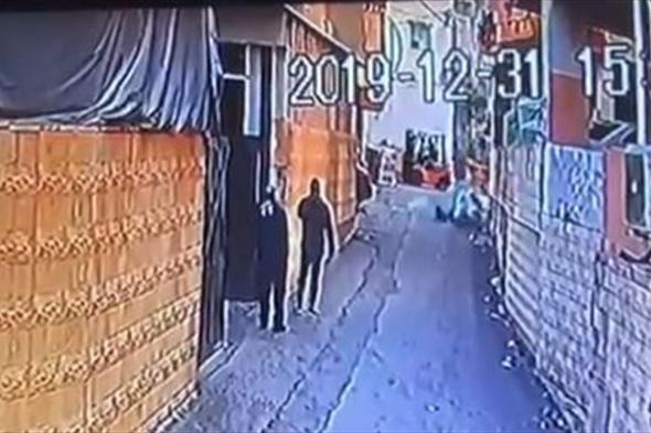 سقوط خزان مياه على سيدة في حارة الناعمة (فيديو)  via @Lebanon24
#lebanon24