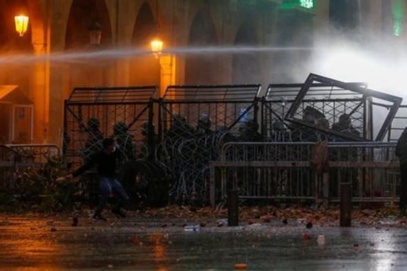 خطة أمنية وتمشيط كثيف.. هكذا سيطرت "المكافحة" مع الجيش على مواجهات بيروت (فيديو)
#lebanon24

  via @Lebanon24