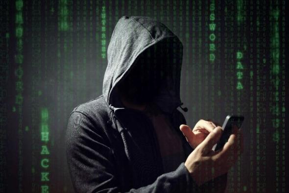 هذه التطبيقات إن وجدت على هاتفك فهي تسرق بياناتك!