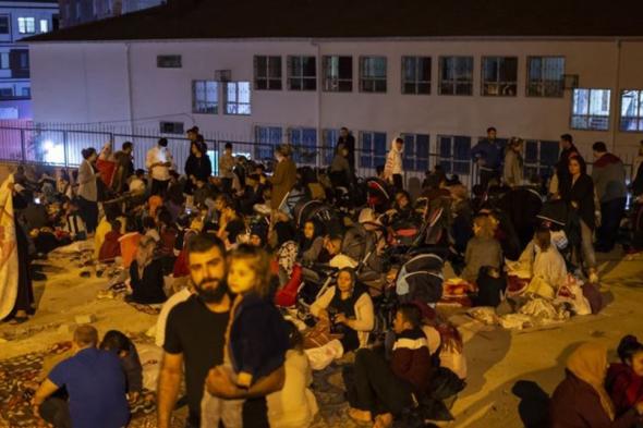 مشاهد خلال الزلزال المدمر في شرق تركيا وبعده (فيديو) 
#lebanon24

 via @Lebanon24