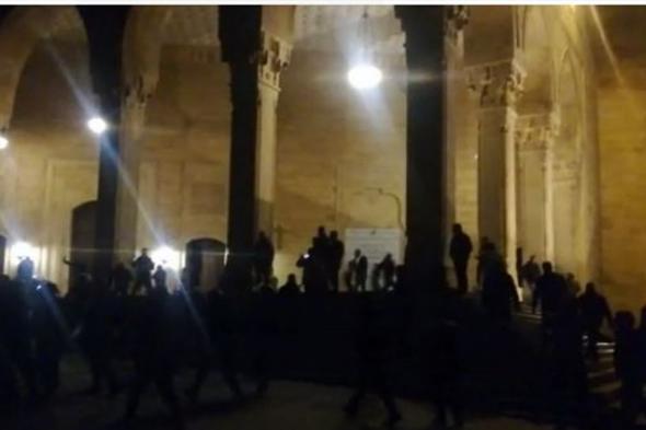إشكال بين مناصري "المستقبل" وشبان من الحراك في وسط بيروت (فيديو)  
#lebanon24
 via @Lebanon24