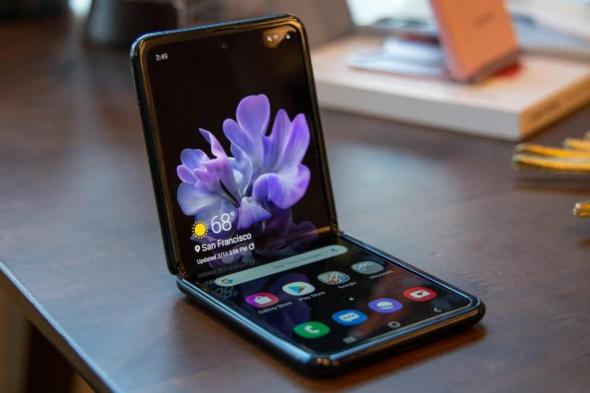 اختبار متانة Galaxy Z Flip يكشف سهولة خدش الزجاج
