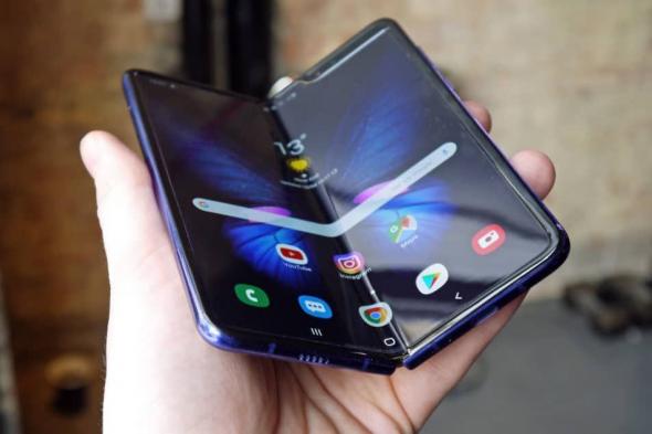 هاتف Galaxy Fold 2 قد يأتي بكاميرا مدمجة تحت الشاشة