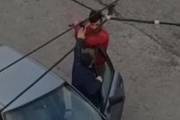 في البوشرية.. هدّد بقتله بـ"الفراعة" بسبب حادث بسيط! (فيديو) 
#Lebanon24

 via @Lebanon24