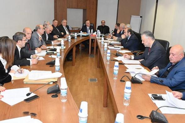 "الإدارة والعدل" بحثت في موضوعي المرفأ وآلية التعيينات في الفئة الأولى 
#lebanon24

 via @Lebanon24