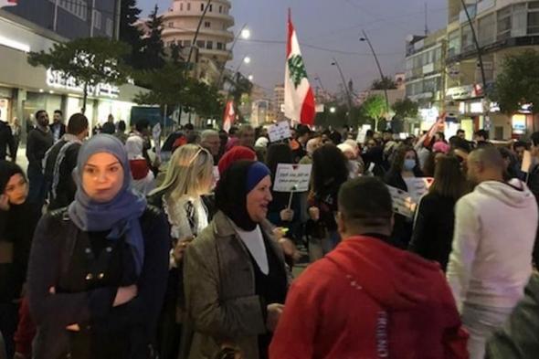 تظاهرة في صيدا رفضاً للغلاء والاحتكار 
#لبنان
#lebanon24
 via @Lebanon24