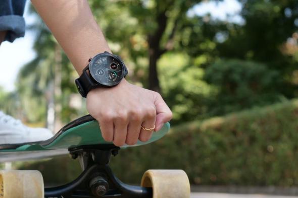 هونر تقدم ساعة 2 MagicWatch ببطارية تدوم 14 يومًا