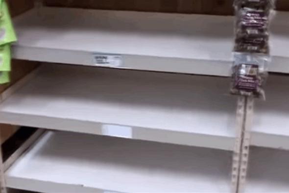 لقطات صادمة لمتاجر فارغة في هوليوود بسبب كورونا (فيديو) 
#lebanon24
  via @Lebanon24